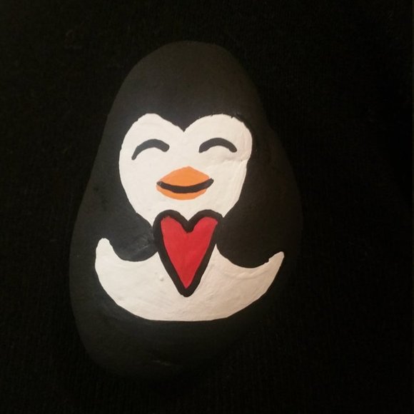 Penguin holding heart Painted Rock OOAK art garden - Picture 1 of 2
